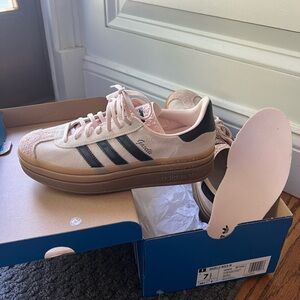 Adidas Gazelle Bold.  Size 7.5  Color Wonqua/Black.